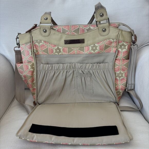 Petunia Pickle Bottom City Carryall Blooming Brixham Diaper Bag Pink Beige Chic - Picture 13 of 16